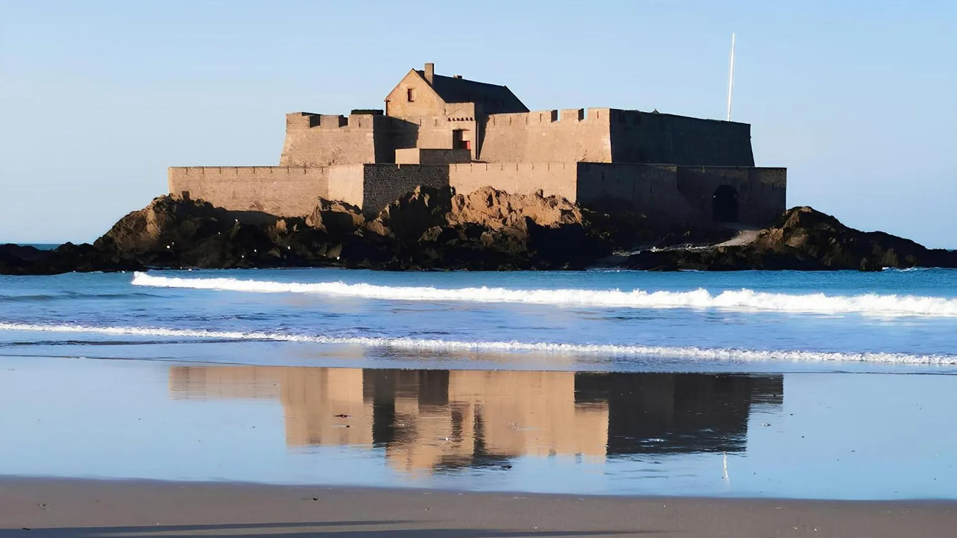Apartment - Centre - Intra-Muros Saint-Malo 0*,  France